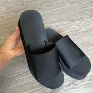 Volcom platform sandals
